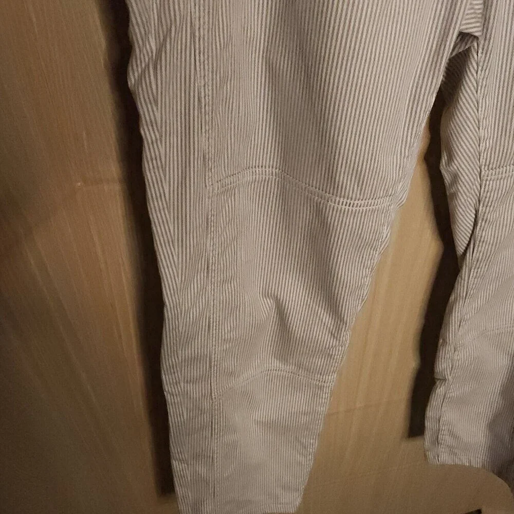 Chico's Tan White Pinstripe Casual Pants Medium - Picture 6 of 10